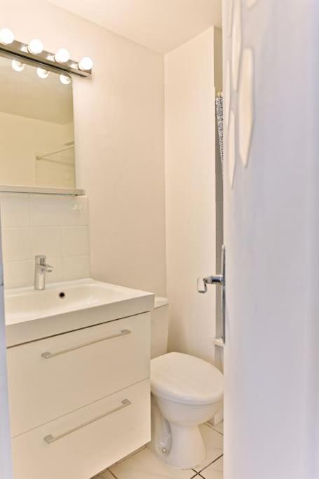 Appartement Proche Canal Saint Martin ปารีส ภายนอก รูปภาพ